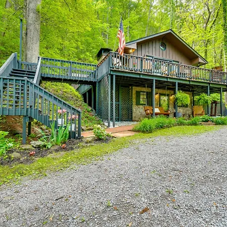 Bear Acres Getaway Cabin With Wraparound Deck